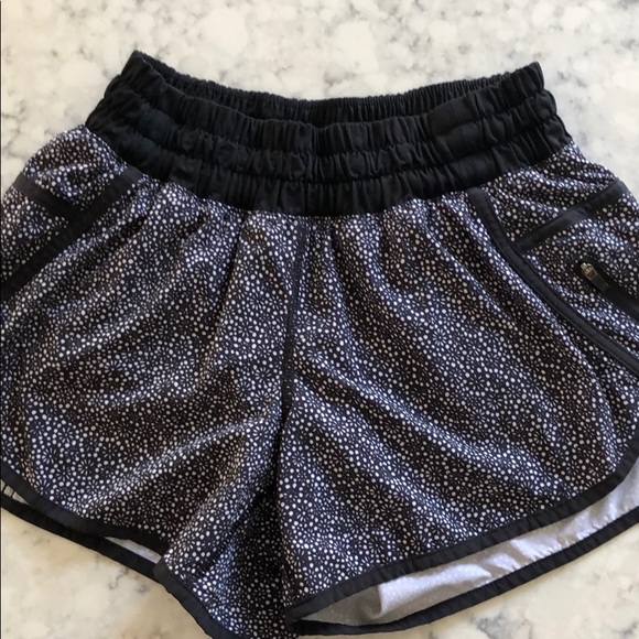 Lululemon shorts size 6 - Picture 1 of 3
